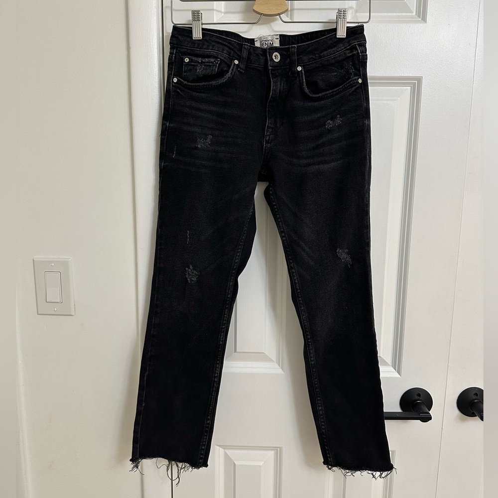 Zara Charcoal black Denim straight fray Jeans size 4